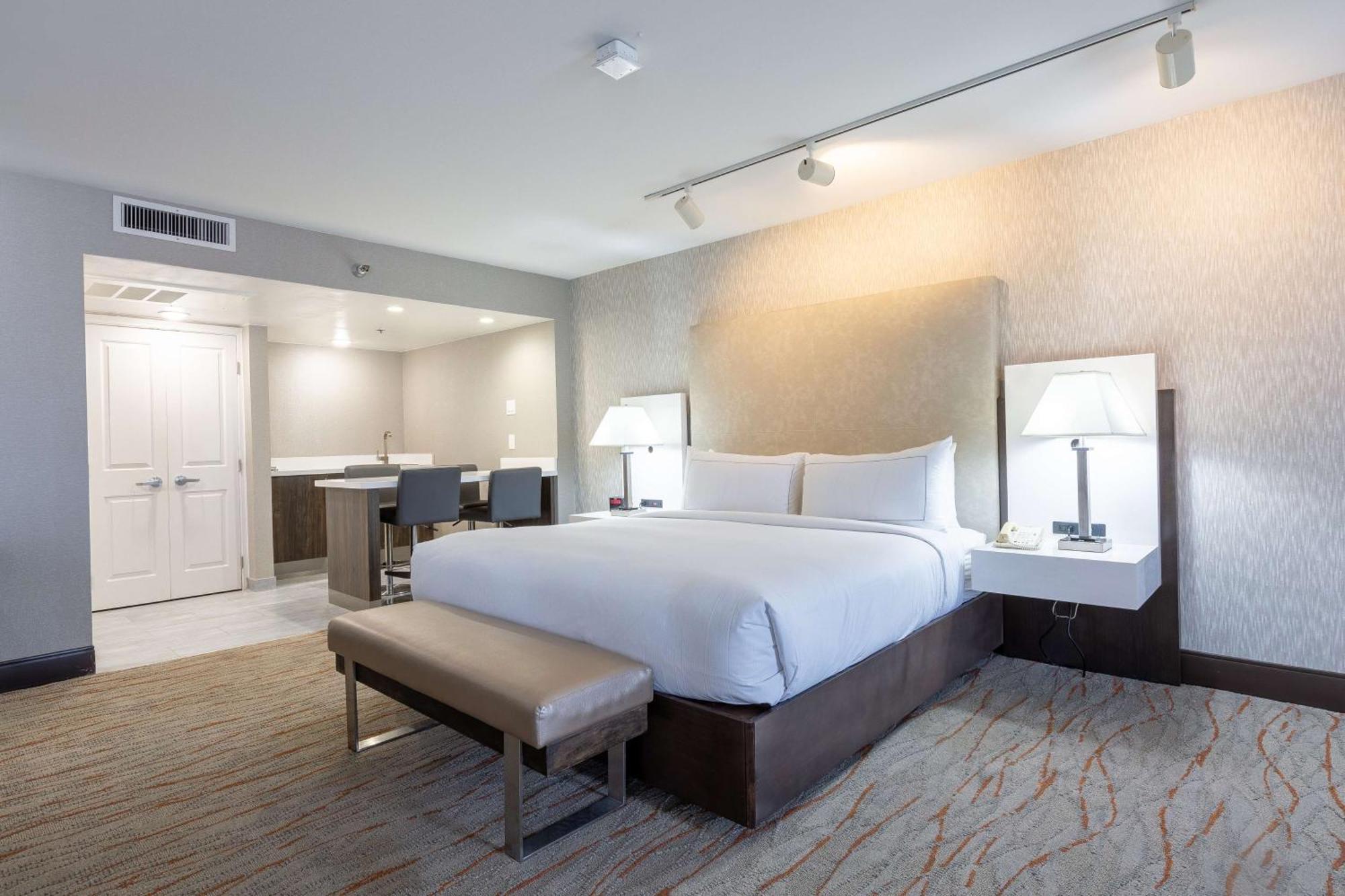 Doubletree By Hilton Dallas/Richardson Exterior foto